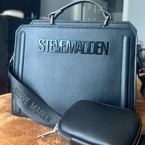 Steve Madden- Evelyn Black Crossbody Bag